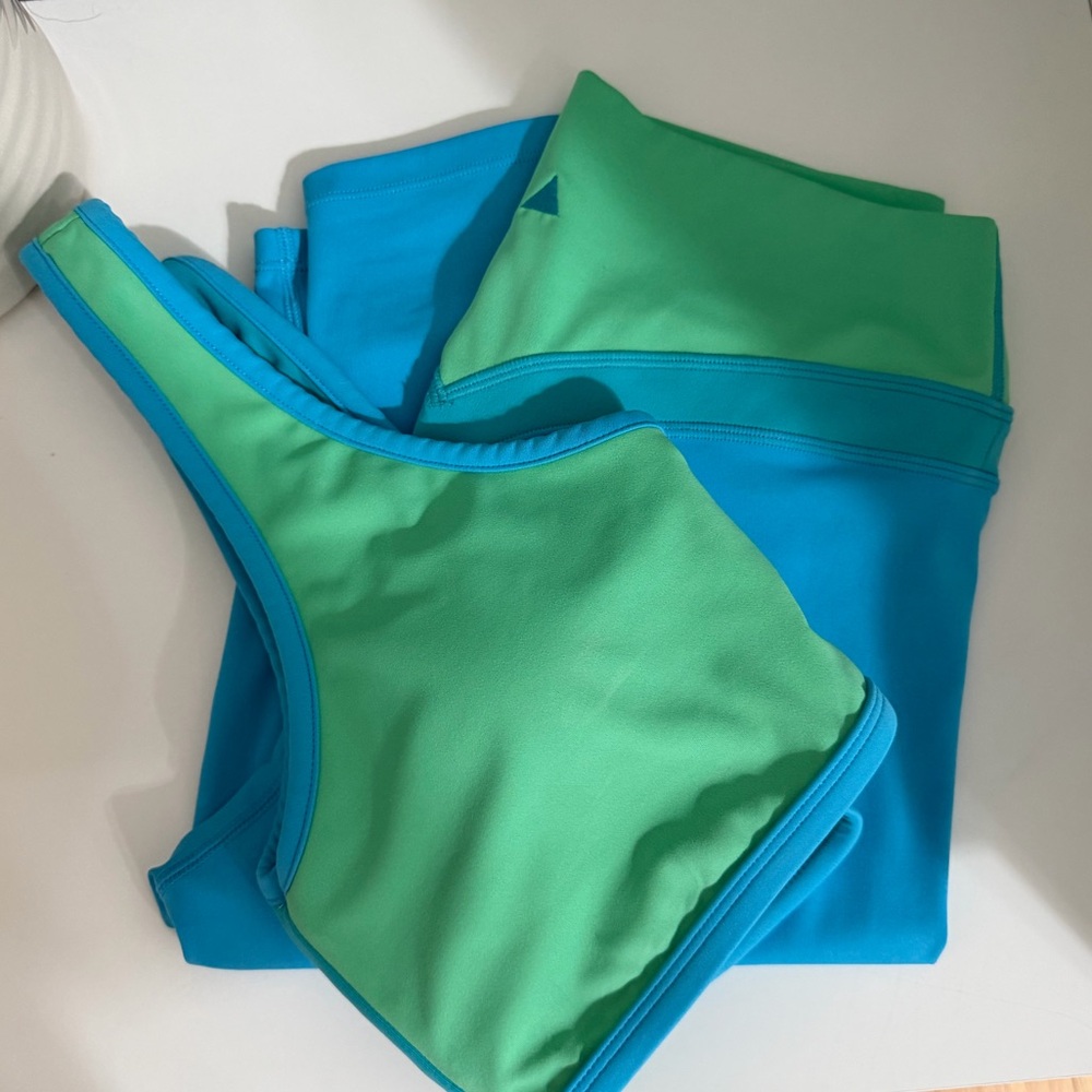 Women’s Two-Tone Blue & Green Vitality Set